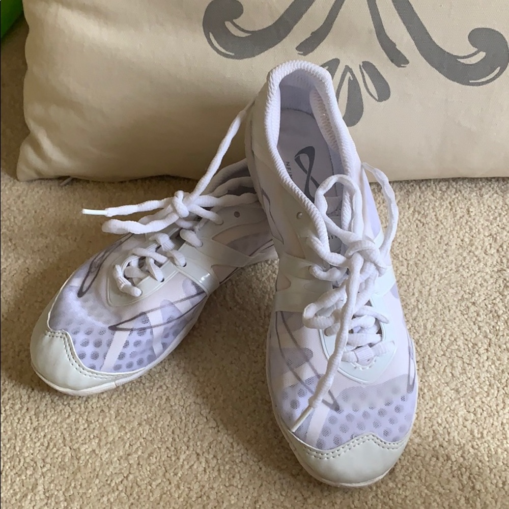 Like new! Nfinity vengence cheer shoes sz. 6.5